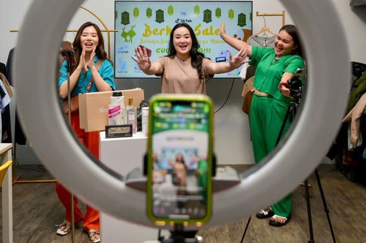 Influencer livestreaming